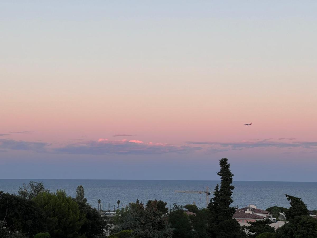 Rooftop Villeneuve المظهر الخارجي الصورة